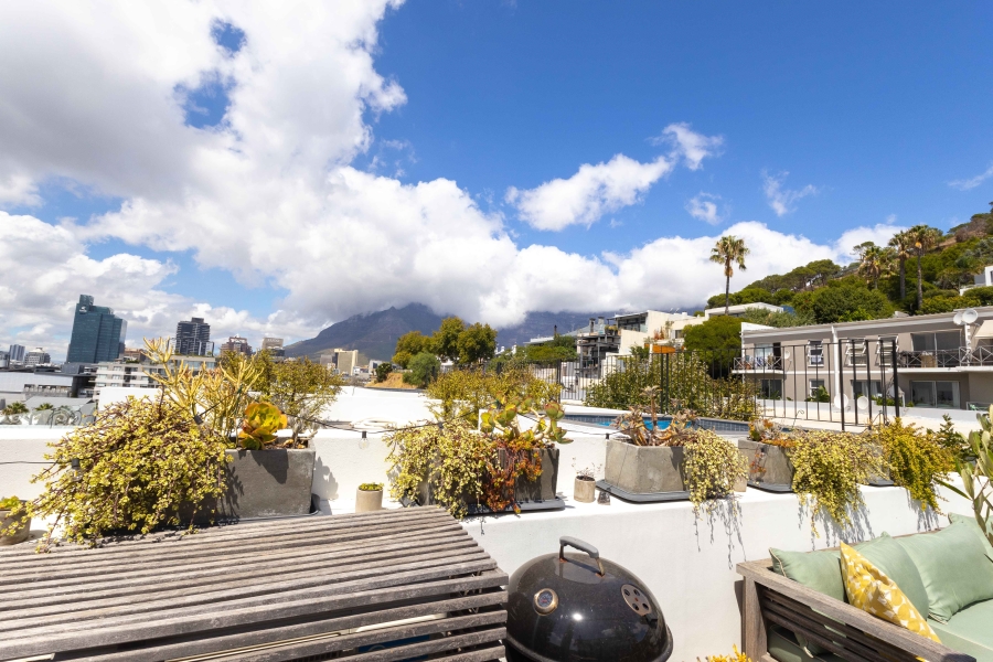 2 Bedroom Property for Sale in Green Point Western Cape